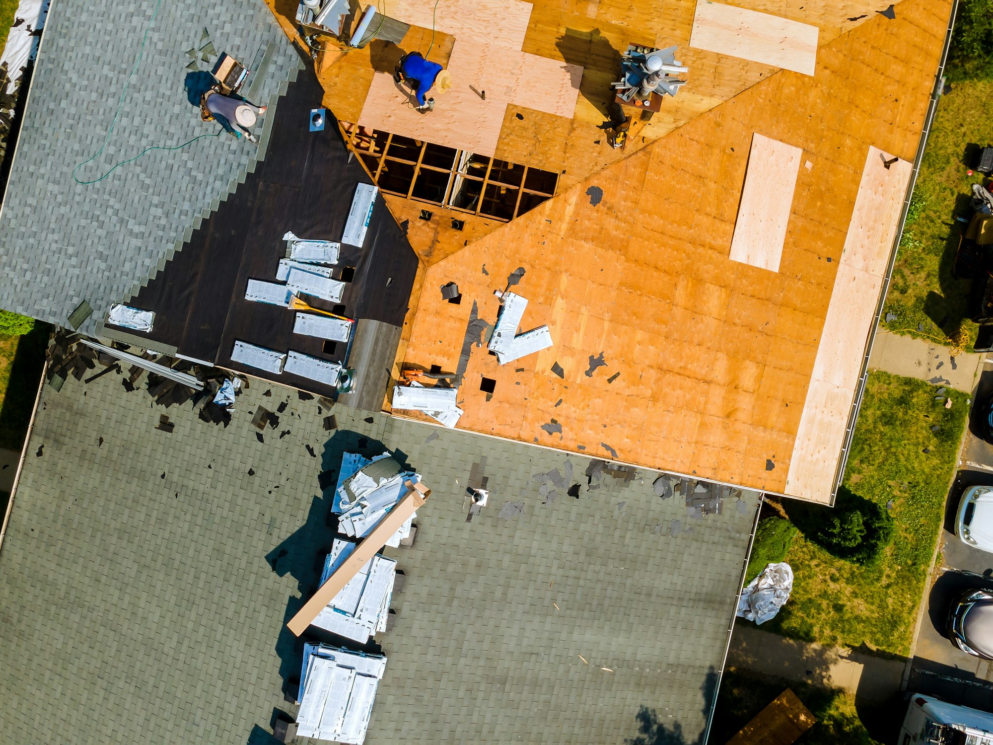How to Choose the Right Roofing Contractor for Your Home